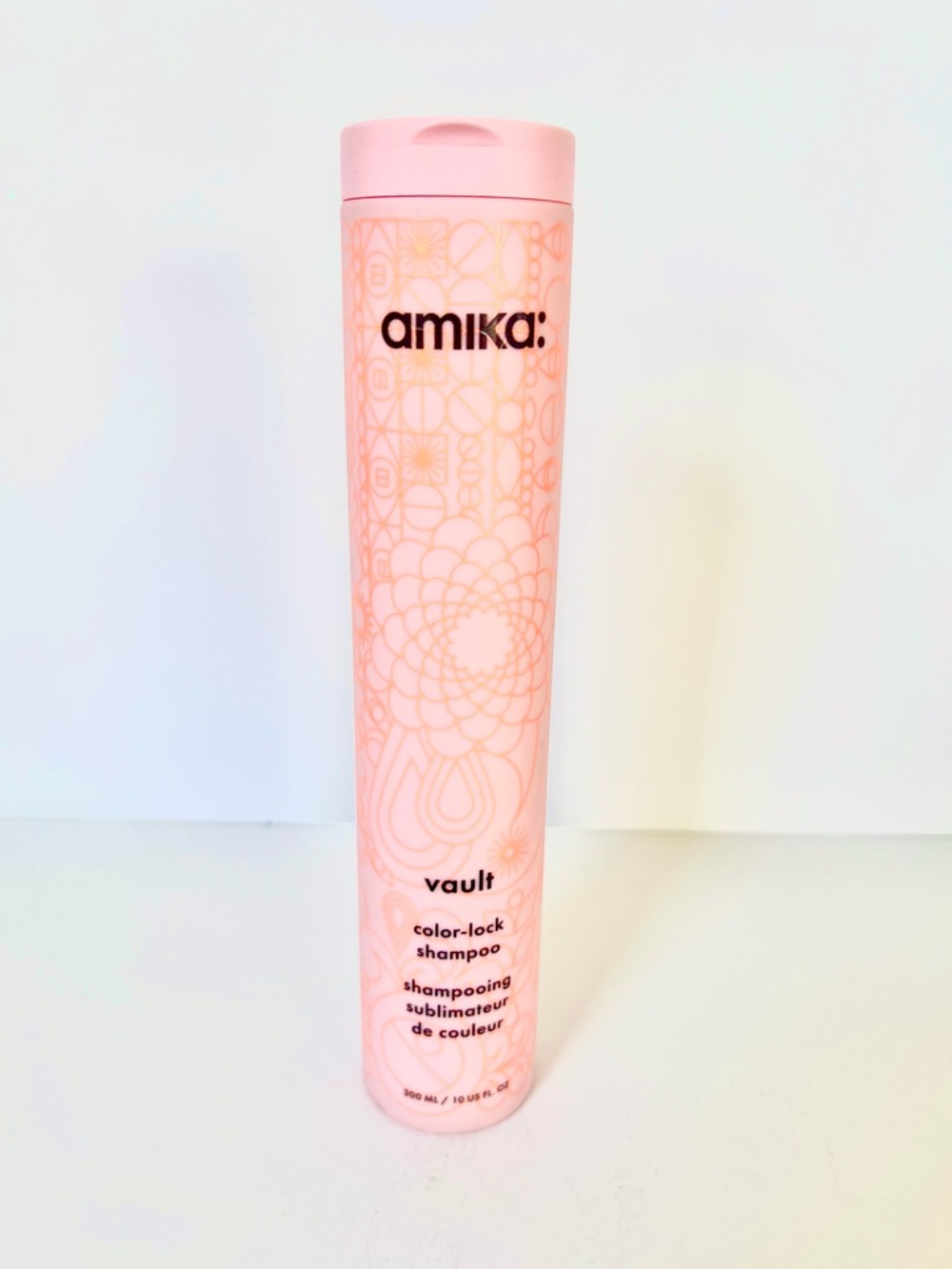 Amika Vault Color-Lock Shampoo - NEW and RARE Retired Item- (10 Fl Oz)
